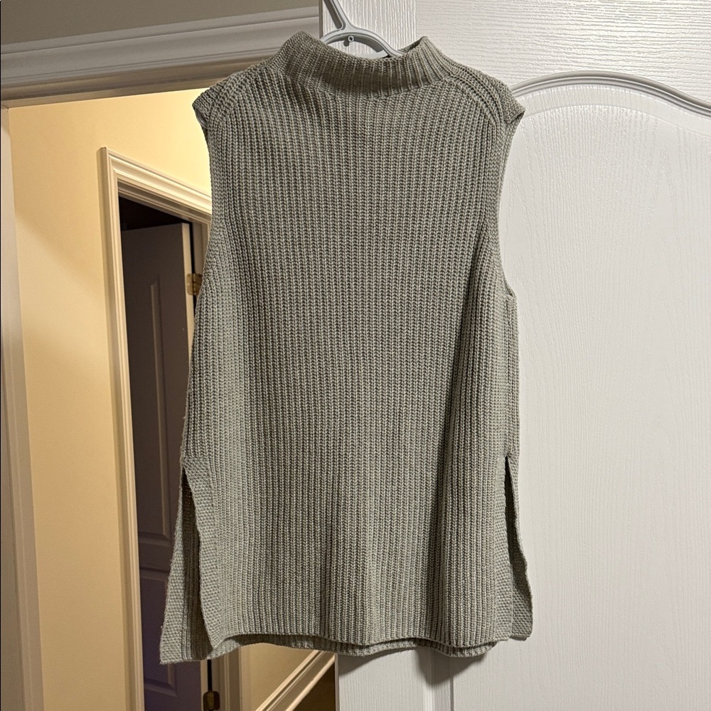 ALFRED SUNG Sleeveless Cowl Neck Sweater in Cream